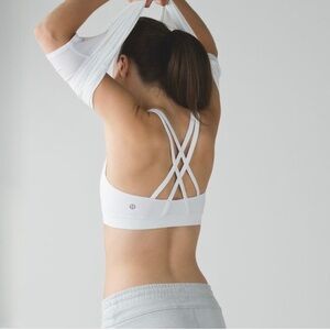 🥥 2 Lululemon Energy Bra Energy ⚪️ White Strappy
Back Medium Support B-D Size 8